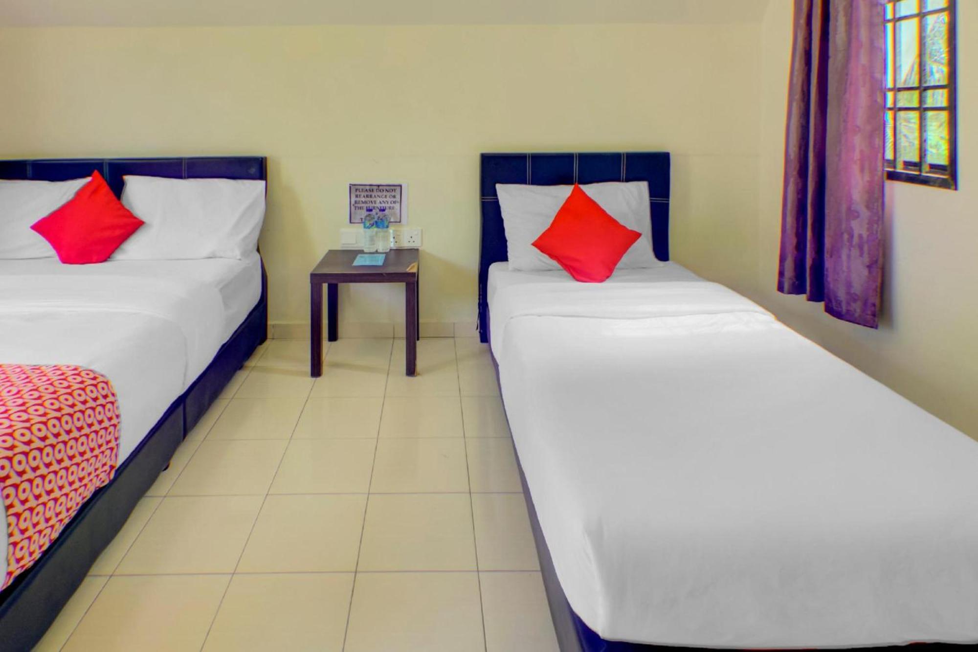 Super Oyo 89896 Sedili Inn Resort Kota Tinggi Exterior photo